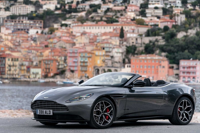 Aston Martin DB11