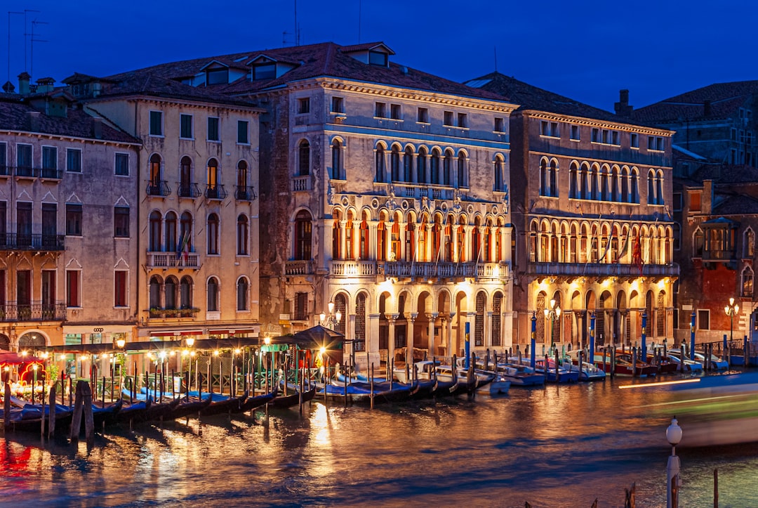 Venice's Luxe Retreats: A 2025 Guide tmpichylhfd